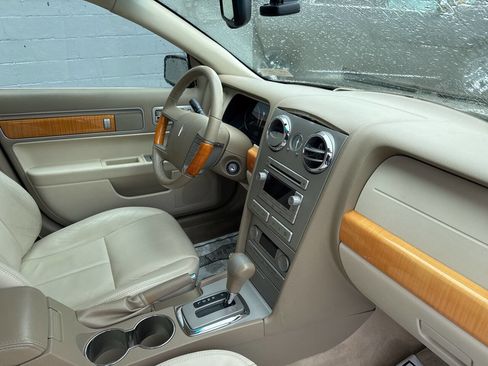 Used 2006 Lincoln Zephyr image 27