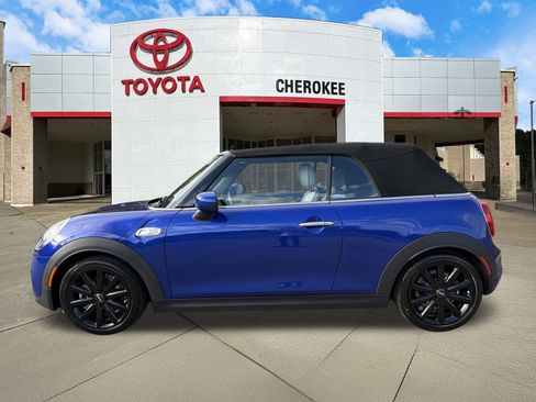 Used 2021 MINI Cooper S w/ Signature Upholstery Package image 8