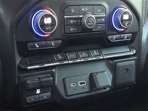 Used 2023 Chevrolet Silverado 2500 LT w/ Convenience Package image 17