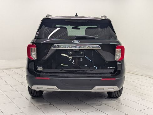 Certified 2022 Ford Explorer XLT w/ Equipment Group 202A image 8