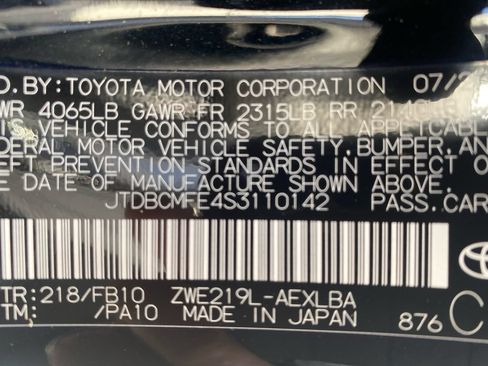 Used 2025 Toyota Corolla LE FWD image 30