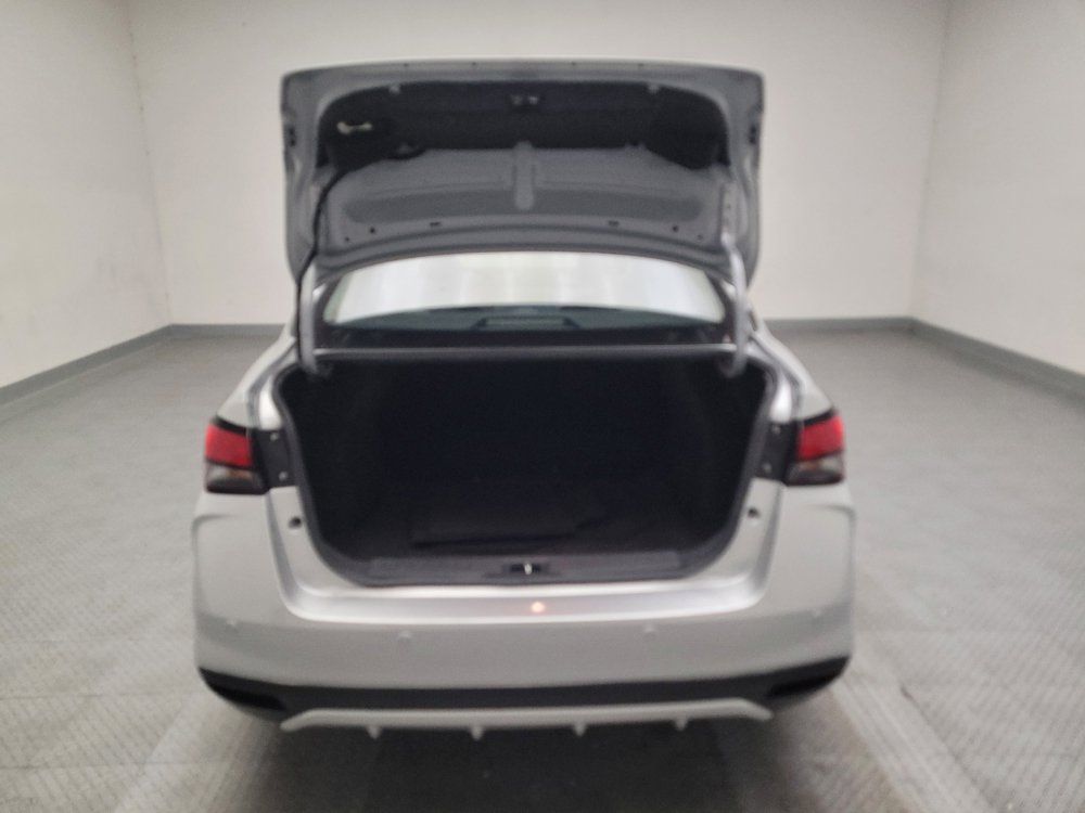 Used 2025 Nissan Versa SV FWD image 29