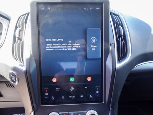 Used 2024 Ford Edge Titanium image 18