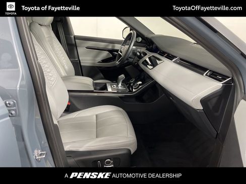 Used 2021 Land Rover Range Rover Evoque SE image 7