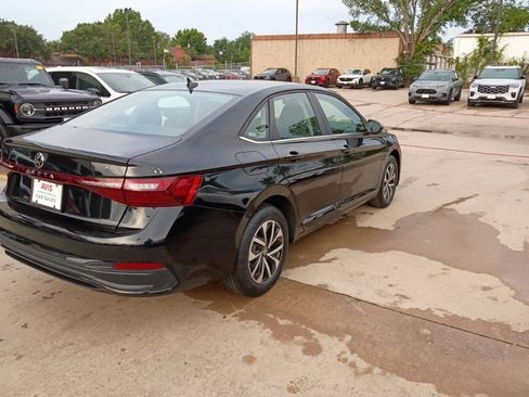 Used 2025 Volkswagen Jetta S image 7