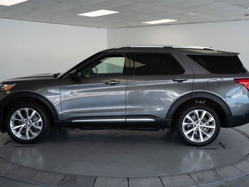 Used 2023 Ford Explorer Platinum AWD/4WD image 4