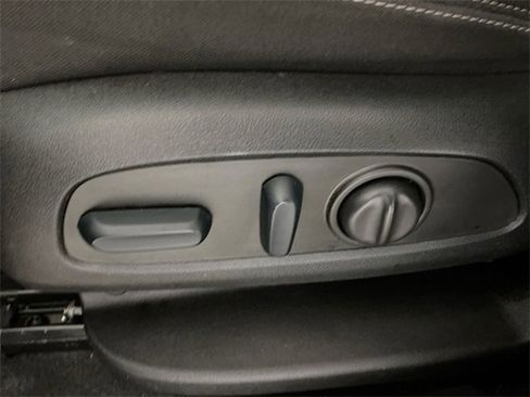 Used 2023 GMC Terrain SLE w/ Driver Convenience Package image 19