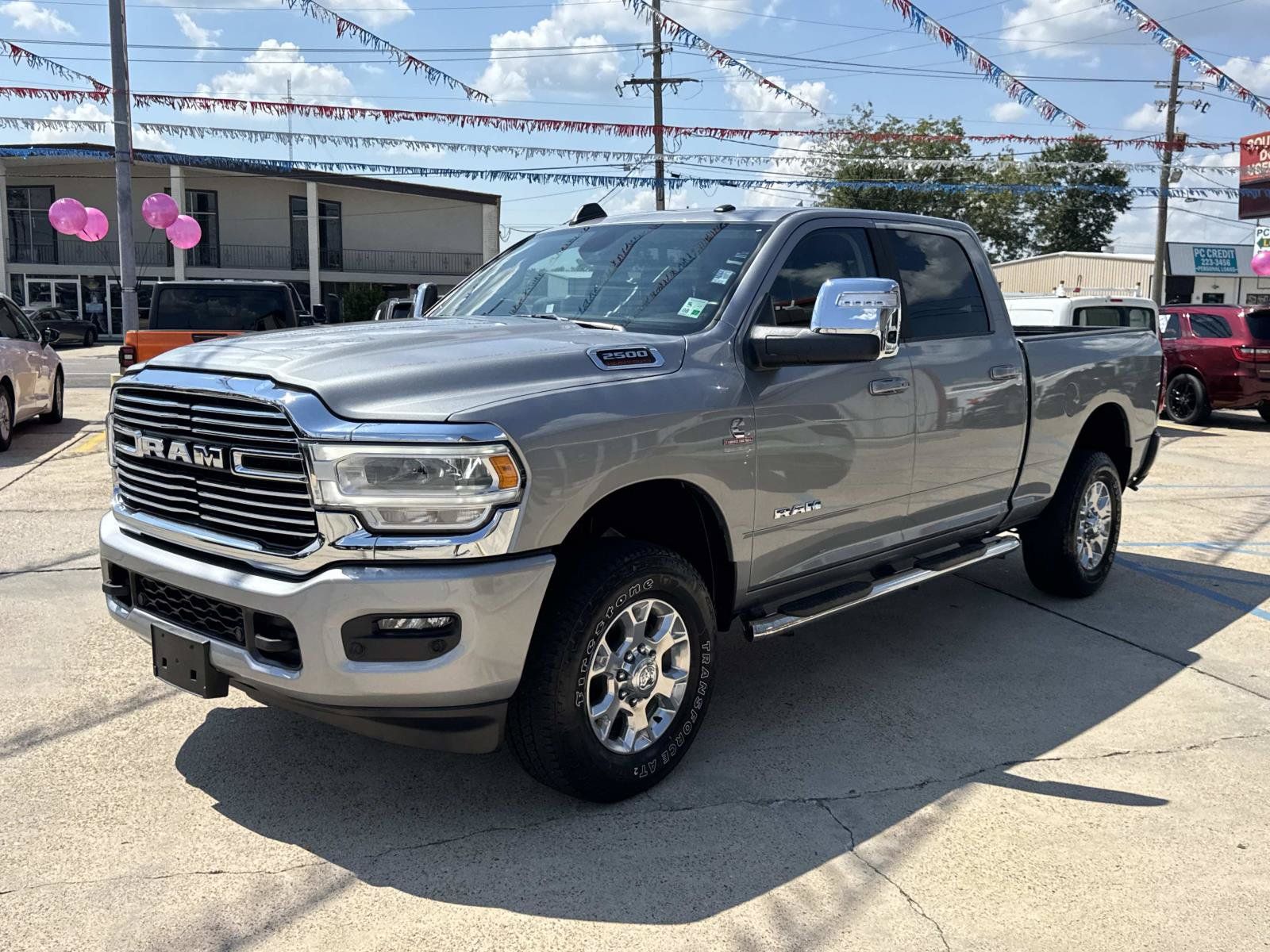 Used 2024 RAM 2500 Laramie AWD/4WD image 3
