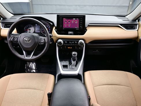 Used 2022 Toyota RAV4 XLE w/ XLE Grade Weather Package AWD/4WD image 17