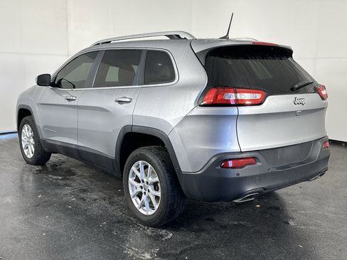 Used 2016 Jeep Cherokee Latitude w/ Comfort/Convenience Group image 8