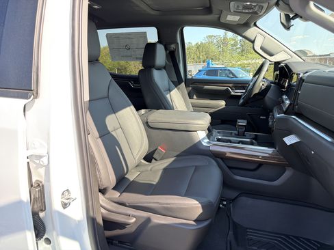New 2026 Chevrolet Silverado 1500 LT Trail Boss w/ Convenience Package II AWD/4WD image 13