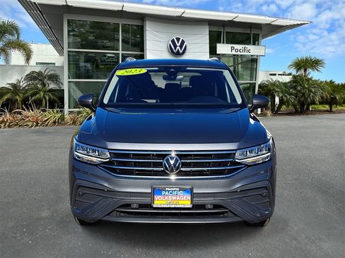 Certified 2023 Volkswagen Tiguan SE image 2