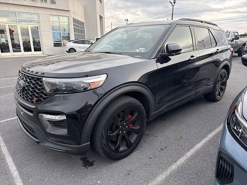 Used 2020 Ford Explorer ST w/ ST Street Pack image 2