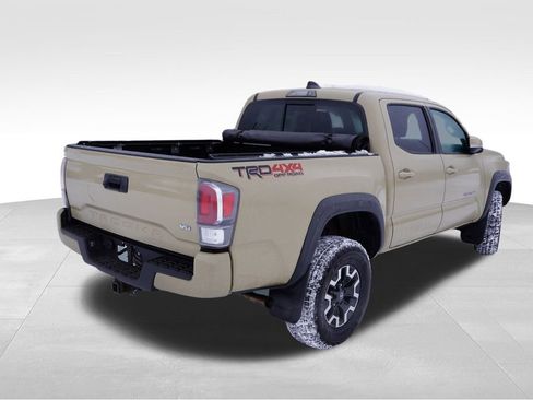Used 2020 Toyota Tacoma w/ TRD Off-Road Package image 3