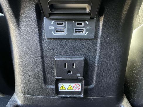 Used 2024 Jeep Wrangler Unlimited Sahara AWD/4WD image 11