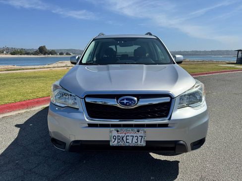 Used 2014 Subaru Forester 2.5i Premium w/ Popular Package #2 AWD/4WD image 8