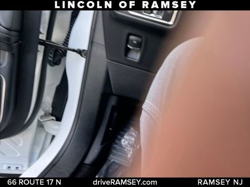 Used 2023 Lincoln Nautilus AWD w/ Premium Package image 27