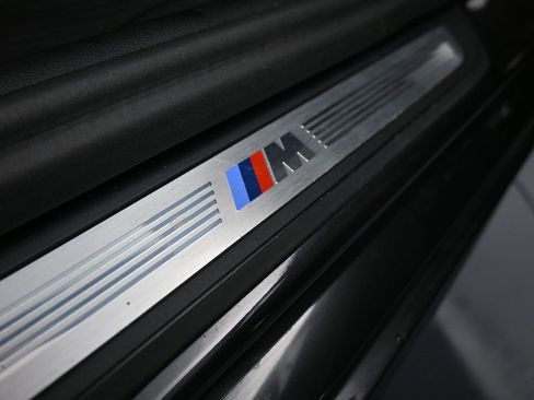 Used 2023 BMW 540i xDrive w/ Executive Package image 23