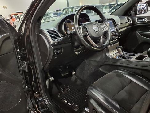 Certified 2021 Jeep Grand Cherokee Laredo X image 16