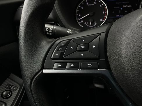 Used 2025 Nissan Sentra SV image 31