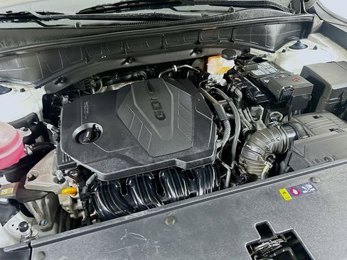 Used 2024 Kia Sorento S image 33