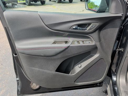 Used 2023 Chevrolet Equinox RS AWD/4WD image 29