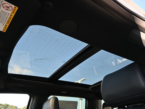 Used 2026 Ford F450 Platinum w/ FX4 Off-Road Package image 5