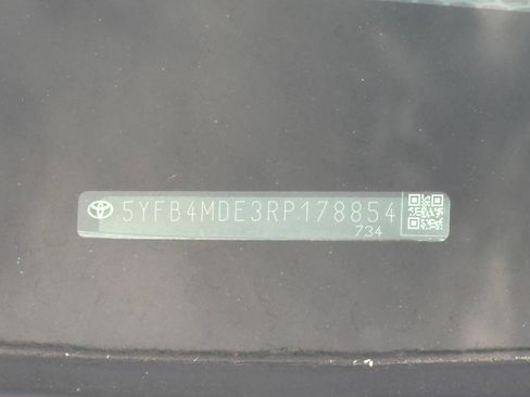 Used 2024 Toyota Corolla LE image 19