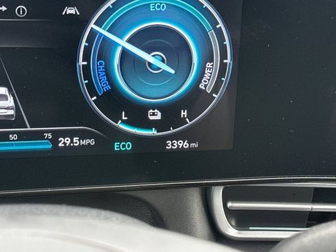 Used 2025 Hyundai Elantra Limited image 37