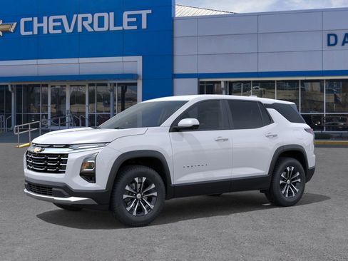 New 2026 Chevrolet Equinox LT w/ Safety and Technology Package image 2