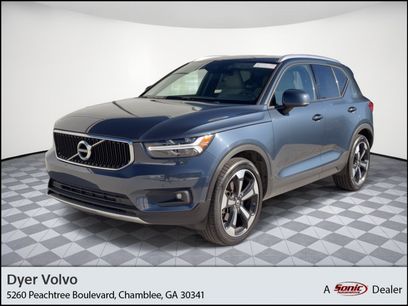 Used 2021 Volvo XC40 T5 Momentum w/ Premium Package
