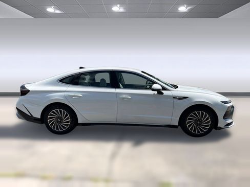 Used 2025 Hyundai Sonata SEL FWD image 8