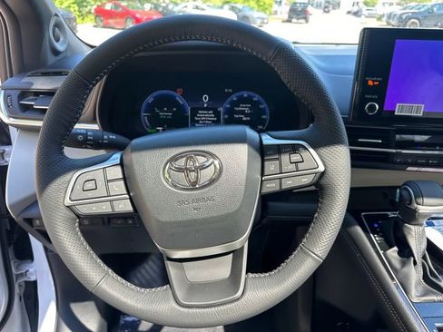 New 2026 Toyota Sienna Platinum AWD/4WD image 31