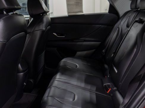 Certified 2025 Hyundai Elantra Limited image 14