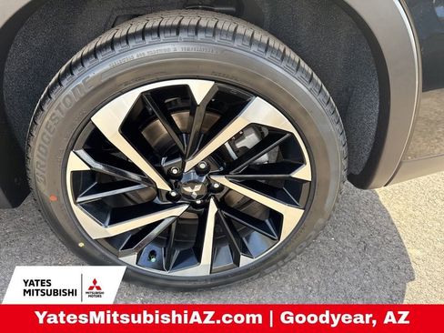 New 2025 Mitsubishi Outlander SE image 7