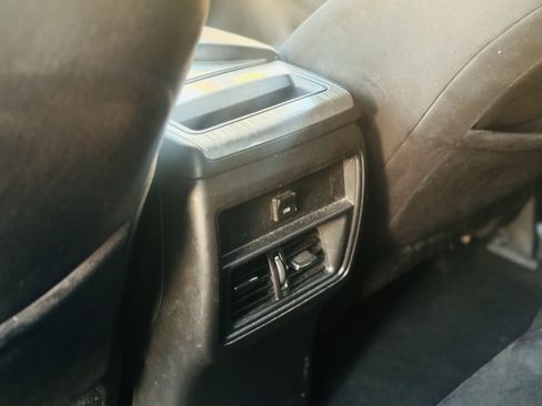 Used 2018 Nissan Murano SV image 24