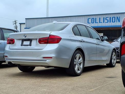 Used 2017 BMW 330i Sedan RWD image 4