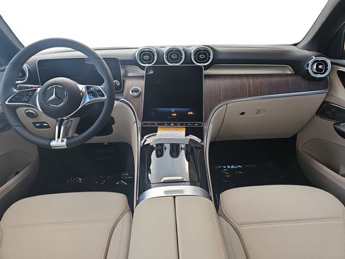 New 2026 Mercedes-Benz GLC 300 4MATIC image 9