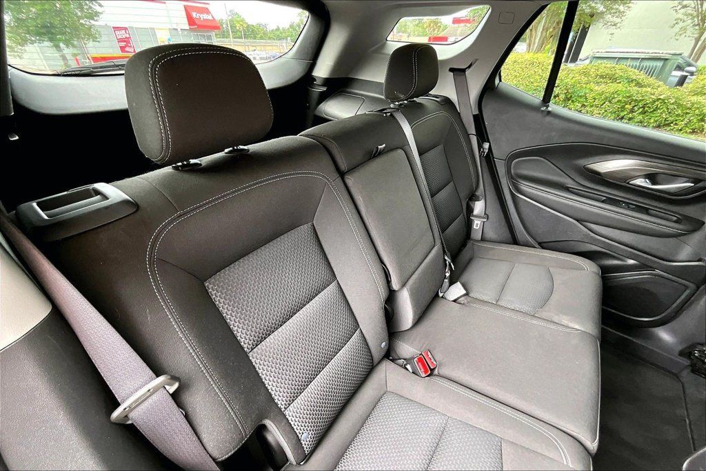 Used 2024 GMC Terrain SLE AWD/4WD image 25