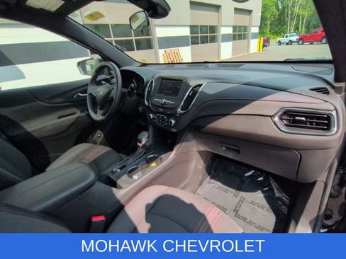 Certified 2024 Chevrolet Equinox RS AWD/4WD image 30