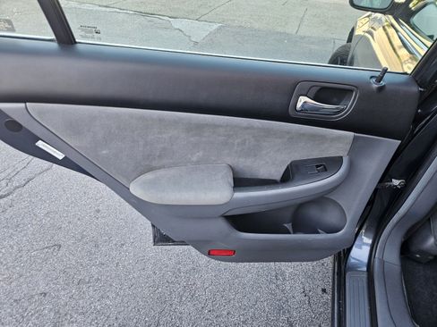 Used 2005 Honda Accord LX image 16