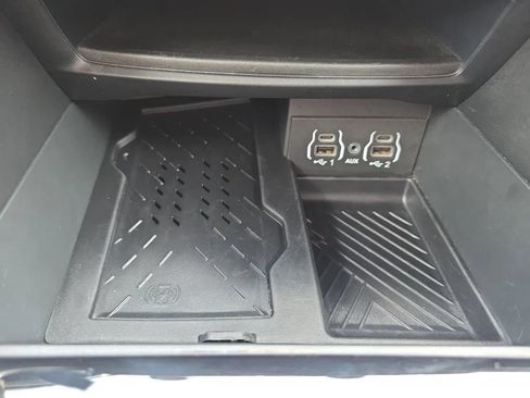 Used 2025 Chrysler Pacifica Limited FWD image 38