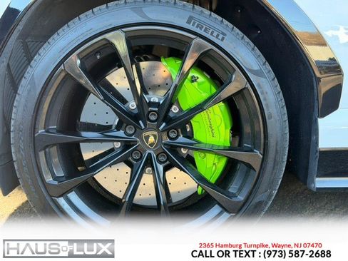 Used 2022 Lamborghini Urus image 14