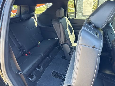 Used 2026 Chevrolet Traverse LT w/ LPO, Floor Liner Package AWD/4WD image 16