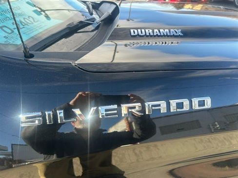 Used 2023 Chevrolet Silverado 1500 RST AWD/4WD image 19