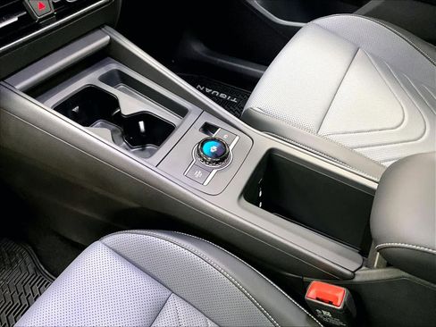 New 2026 Volkswagen Tiguan SE image 10