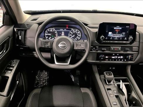 New 2025 Nissan Pathfinder S image 19