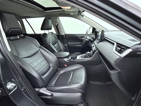Used 2020 Toyota RAV4 XLE Premium w/ All Weather Liner Package AWD/4WD image 15