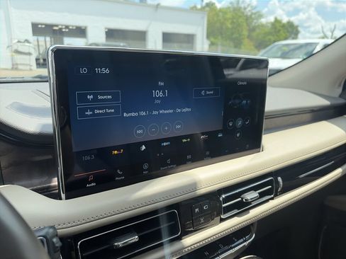 Certified 2023 Lincoln Nautilus Reserve AWD/4WD image 36
