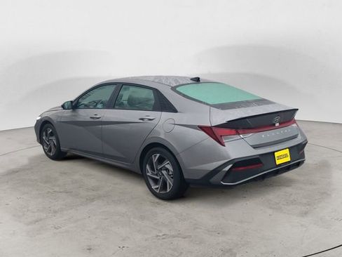 Certified 2025 Hyundai Elantra Sport image 3